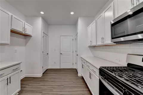 Kitchen - 4118 Haleston Rd, Duluth, GA 30097 photo 11 of 13