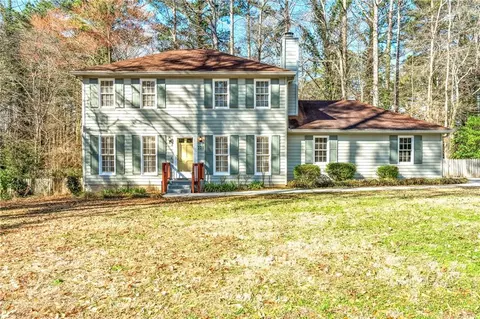 220 Mimosa Dr, Fayetteville, GA 30214