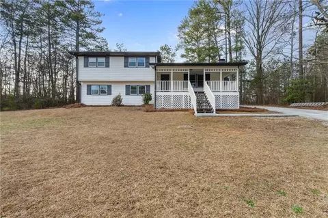 6715 Green Acres Dr, Douglasville, GA 30135