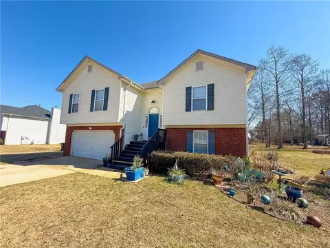 226 Saul Dr, Ellenwood, GA 30294