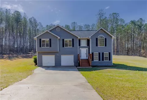 1004 Hamilton Dr, Locust Grove, GA 30248