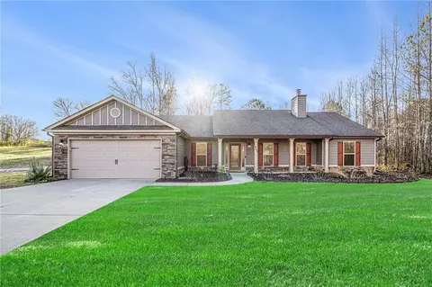 253 Arnold Rd SE, Statham, GA 30666