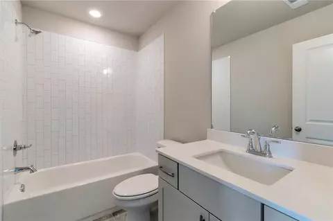 Bath - 329 Willow Cv, Canton, GA 30114 photo 4 of 4