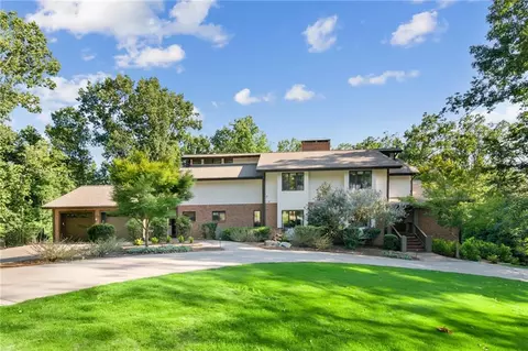 565 Honeysuckle Rd, Gainesville, GA 30501