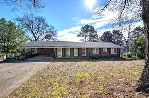 56 Arrowhead Dr, Cartersville, GA 30120