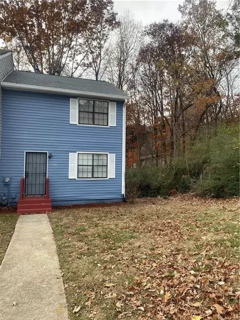 6950 Oakhill Cir SE, Austell, GA 30168