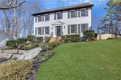 2250 Deer Oaks Trl, Lawrenceville, GA 30044