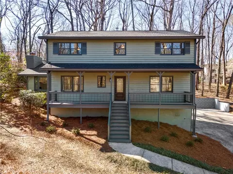 117 Holt Rd NE, Marietta, GA 30068