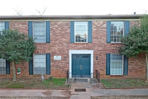 5586 Kingsport Dr, Atlanta, GA 30342