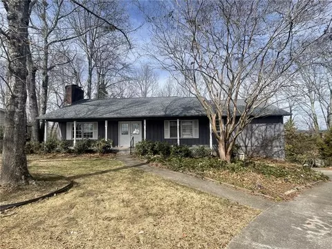 3039 Manor Ridge Dr, Gainesville, GA 30506