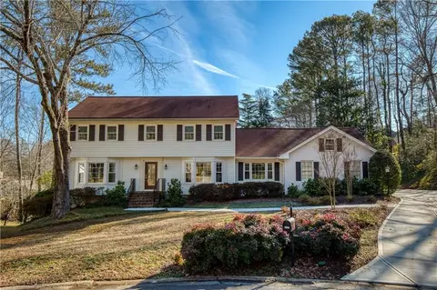 5443 Dunwoody Knoll Ct, Dunwoody, GA 30338