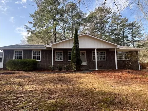 3576 Pinehill Cir, Acworth, GA 30101