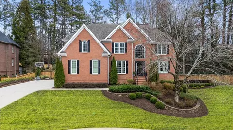 832 Forest Path Ln, Alpharetta, GA 30022