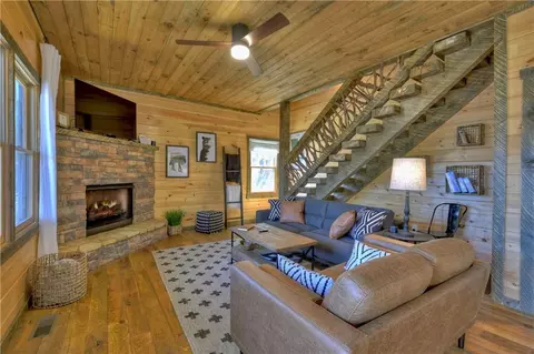 204 Mountain View Cir, Blue Ridge, GA 30513 photo 5