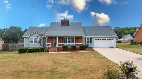 11 Leawood Ct SE, Lindale, GA 30147