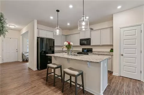 Kitchen - 185 Kimberleys Xing, Jasper, GA 30143 photo 1 of 2