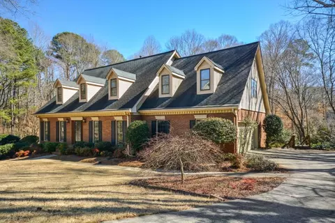 11710 Mountain Laurel Dr, Roswell, GA 30075
