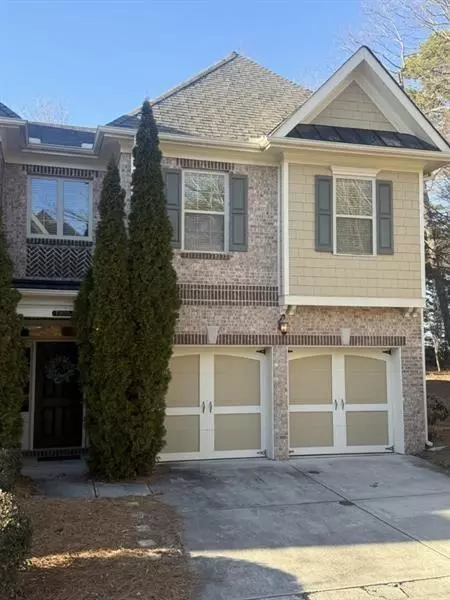 7900 Glisten Ave, Sandy Springs, GA 30328