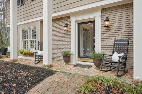 2528 Fernleaf Ct NW, Atlanta, GA 30318