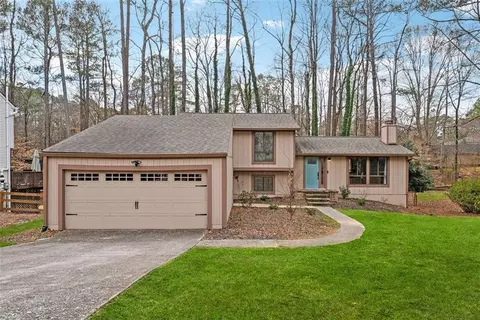 9480 Hillside Dr, Roswell, GA 30076