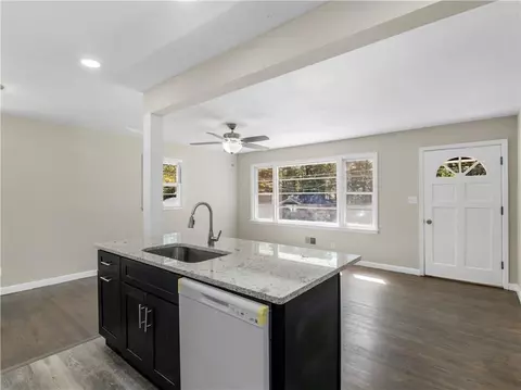 Living - 1088 Lloyd Dr, Forest Park, GA 30297 photo 6 of 6
