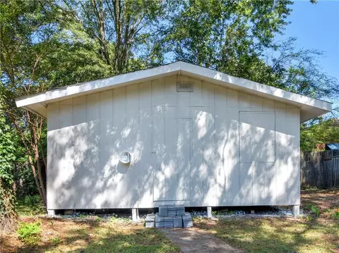 Exterior - 1088 Lloyd Dr, Forest Park, GA 30297 photo 5 of 6