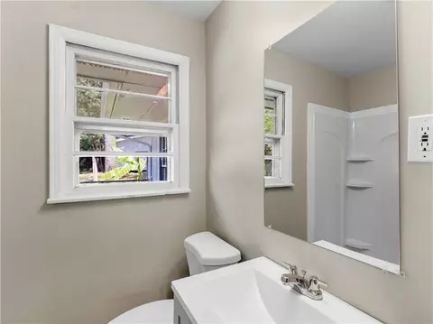 Bath - 1088 Lloyd Dr, Forest Park, GA 30297 photo 2 of 3