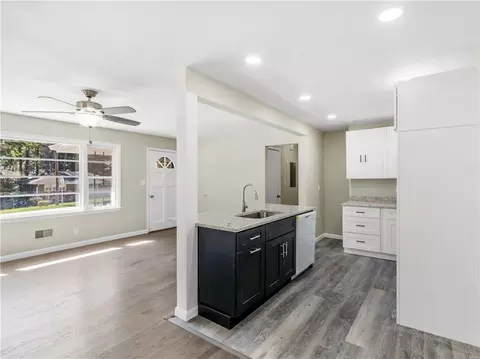 Living - 1088 Lloyd Dr, Forest Park, GA 30297 photo 5 of 6