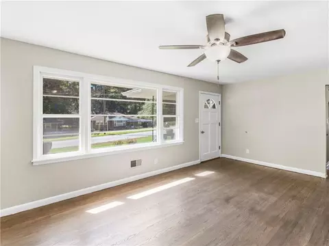 Living - 1088 Lloyd Dr, Forest Park, GA 30297 photo 3 of 6