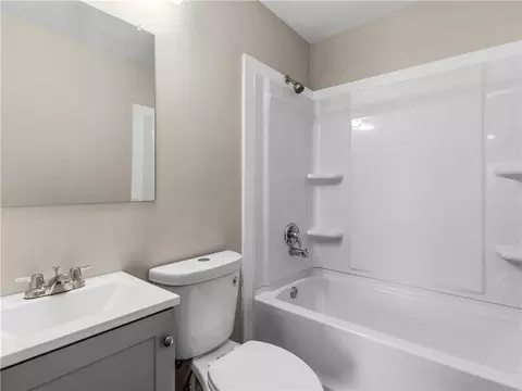 Bath - 1088 Lloyd Dr, Forest Park, GA 30297 photo 1 of 3