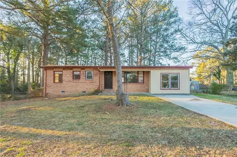 546 W Sherwood Dr, Riverdale, GA 30274