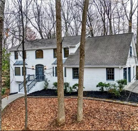 2414 Cedar Wood Ct, Marietta, GA 30068