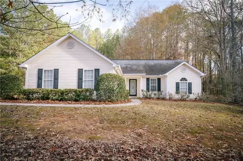 204 Paces Landing Trce, Newnan, GA 30263
