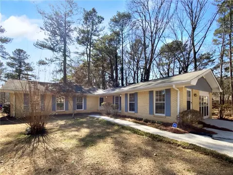 8005 Bamby Ln, Jonesboro, GA 30236