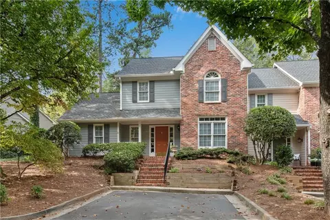 146 River Ridge Ln, Roswell, GA 30075