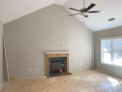 Living - 115 Westminster Ct, Winder, GA 30680 photo 1 of 2