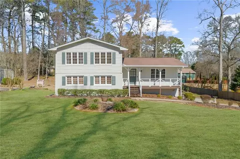 322 Foxfire Dr SW, Smyrna, GA 30082