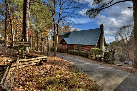 96 Mountain Springs Cir, Ellijay, GA 30536