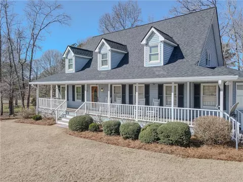 3179 Meadow Trl, Loganville, GA 30052