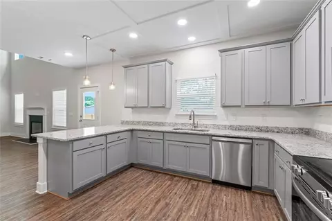 Kitchen - 11204 Cornerstone Way, Hampton, GA 30228 photo 2 of 4
