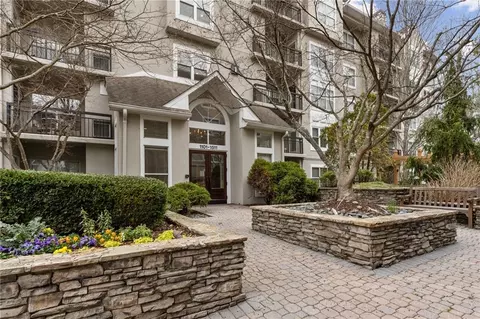 1302 River Green Dr NW #1302, Atlanta, GA 30327