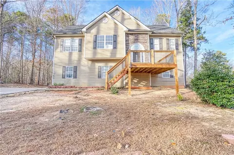 6133 Live Oak Dr, Flowery Branch, GA 30542