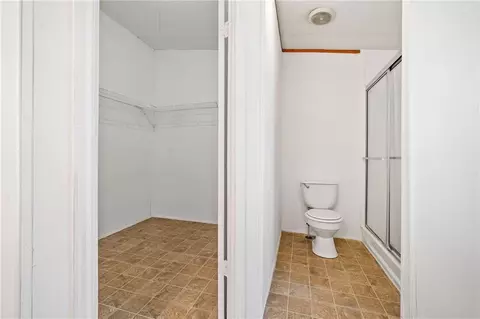 Bath - 95 Riverbrooke Trl, Covington, GA 30016 photo 3 of 6