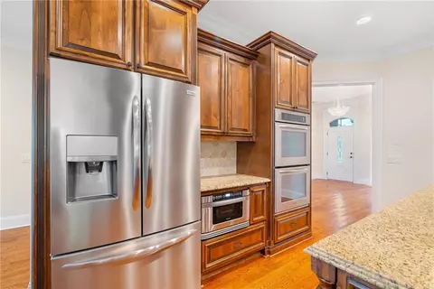 Kitchen - 7336 Eagle Ct, Jefferson, GA 30549 photo 7 of 9