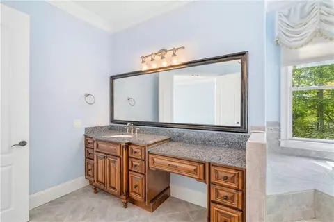 Bath - 7336 Eagle Ct, Jefferson, GA 30549 photo 4 of 9
