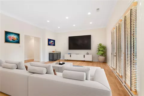 Living - 7336 Eagle Ct, Jefferson, GA 30549 photo 8 of 8