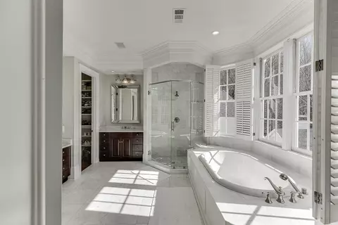 Bath - 3980 Saint Elisabeth Sq, Duluth, GA 30096 photo 5 of 10