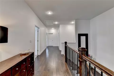 Entry Way - 875 Olmsted Ln, Duluth, GA 30097 photo 2 of 5