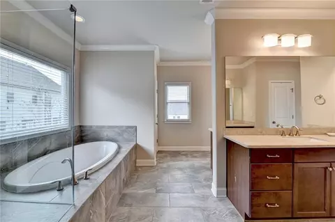 Bath - 875 Olmsted Ln, Duluth, GA 30097 photo 6 of 11