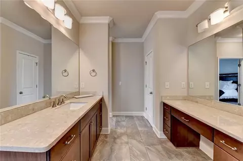 Bath - 875 Olmsted Ln, Duluth, GA 30097 photo 5 of 11